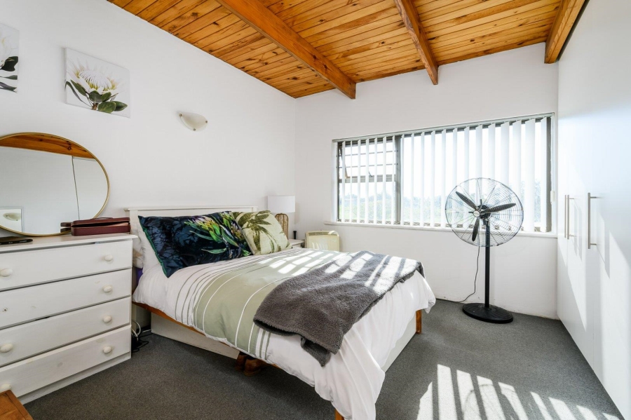 8 Bedroom Property for Sale in Summerstrand Eastern Cape